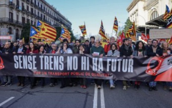 XaviVidi's tweet photo. #ElGovernDeTothom té a tothom emprenyat !!
#MercoSur
#PrimerSector
#Janhihaprou
#SenseTrensNoHiHaFutur
#Rodalies https://t.co/uGDMNic7IB