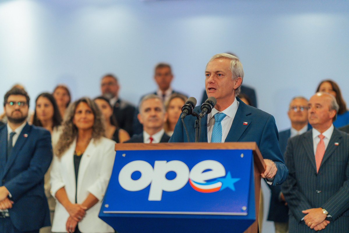 joseantoniokast's tweet image. Hoy hemos presentado al equipo de Subsecretarios y Delegados Presidenciales que trabajaran para que los chilenos estén más seguros y tengan una mejor calidad de vida a partir del 11 de marzo. Con sentido común y sentido de urgencia. 🇨🇱