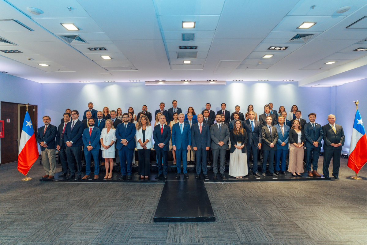 joseantoniokast's tweet image. Hoy hemos presentado al equipo de Subsecretarios y Delegados Presidenciales que trabajaran para que los chilenos estén más seguros y tengan una mejor calidad de vida a partir del 11 de marzo. Con sentido común y sentido de urgencia. 🇨🇱