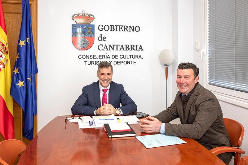 cantabriaes's tweet photo. ✔️ Martínez Abad y el alcalde de #Lamason repasan distintos proyectos culturales para el municipio 👉 https://t.co/W9AcT6BpVh

🤝El regidor ha valorado el dialogo y la disposición entre ambas instituciones para llevar a cabo actuaciones que beneficien a dicho ayuntamiento https://t.co/MTVN9cnBTH