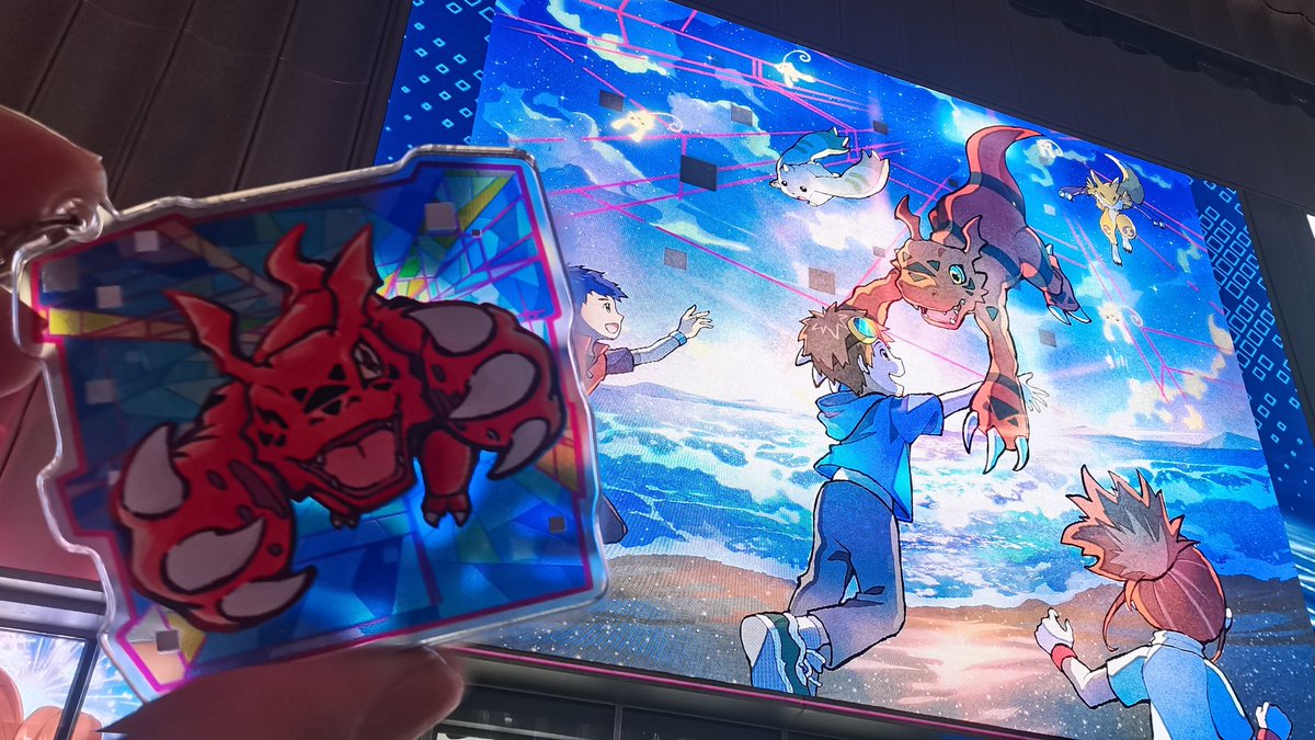 Gualun1's tweet photo. 跟大家的驯兽师投屏合影了
#Digimon https://t.co/Pi07w9cHSY