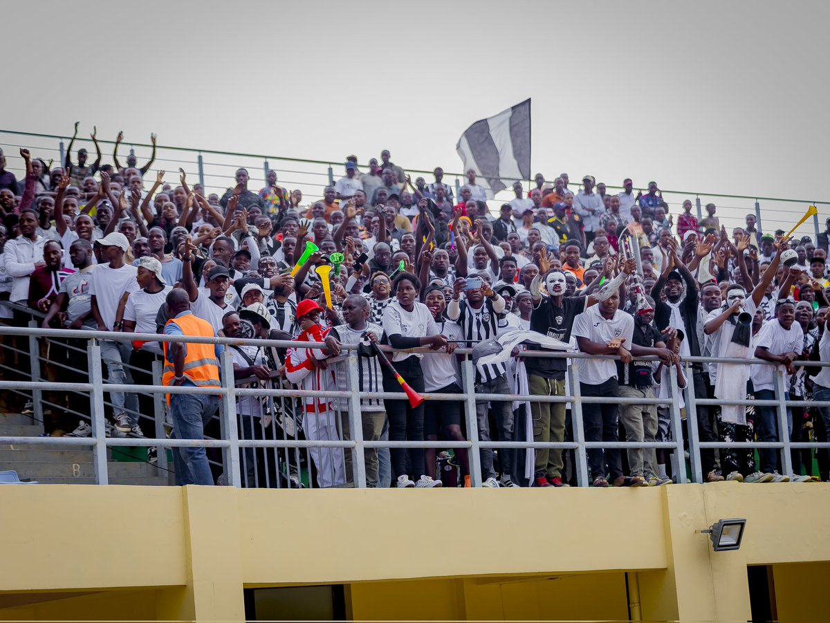 aprfcofficial's tweet photo. Thank you to our amazing fans. 🙏⚫⚪
Your support lifted the team from the first whistle to the last, even when the result wasn’t what we wanted.
We move forward together.
#TuriIntare
#APRFC https://t.co/KzAPHLlXmx