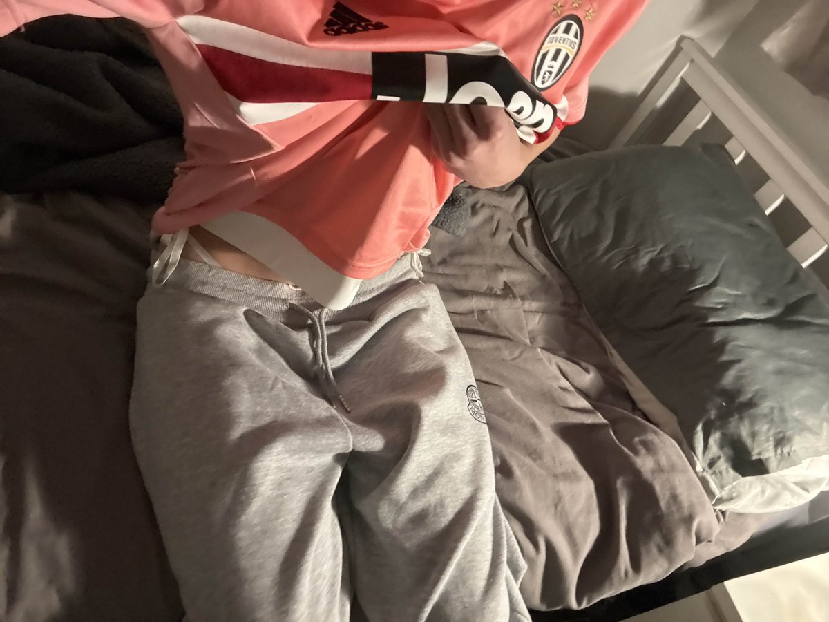 (♂)🇰🇷🇬🇧 tweet media