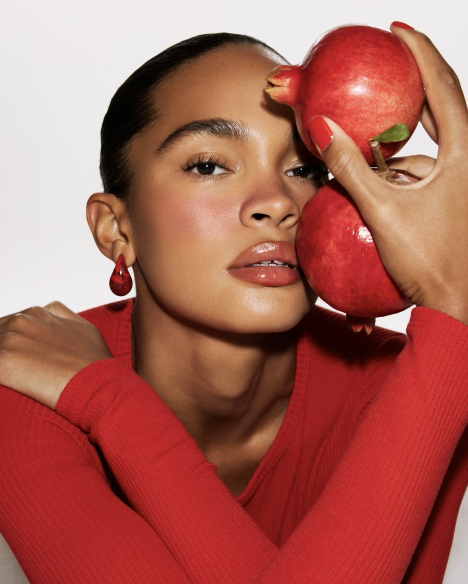 why we love pomegranate lip butter:⁠
⁠
👄 instantly coats dry, chapped lips in silky moisture for up to 24 hours⁠
👄 visibly improves the appearance of lip lines for a fuller-looking pout⁠
👄 delivers sheer red color with a shiny finish⁠