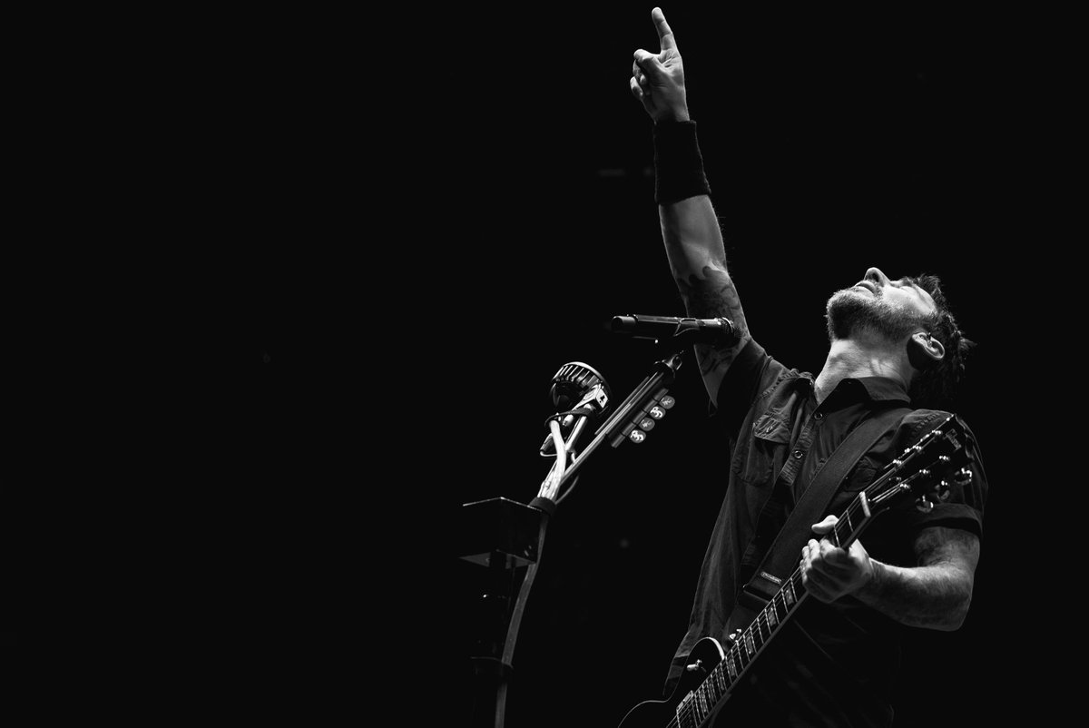 Godsmack tweet media