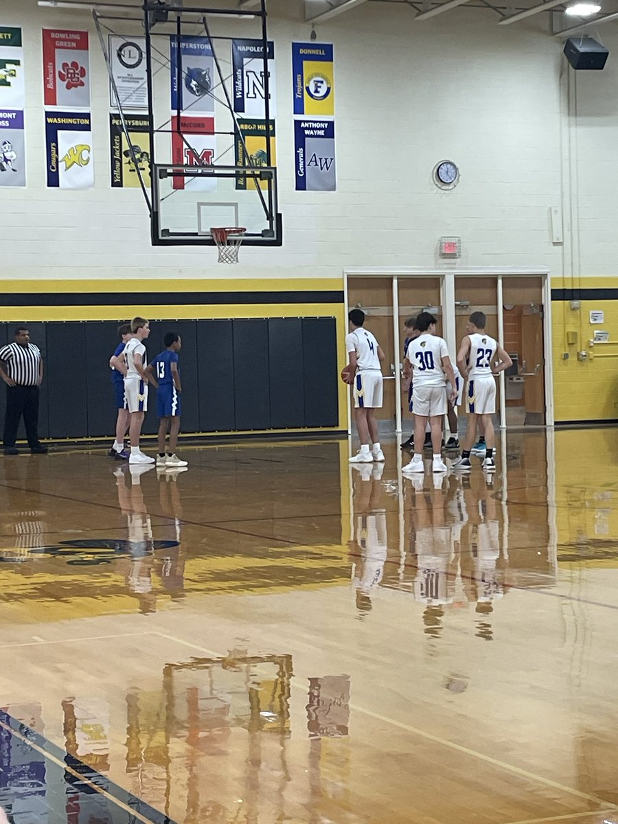 Congratulations to the the 7th grade boys basketball team on their 42-40 victory over Timberstone in the 2nd round of the NLL tournament today!  Way to go boys!  #TrojanTrue #DonnellProud #SurviveAndAdvance 
<a href="/FHSAthletic/">Findlay Trojans Athletics</a> 
🏀🏆🏀