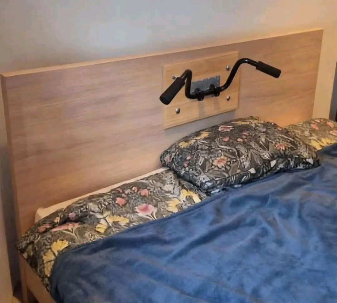 KatorIortyom's tweet photo. Abeg if you need this kinda bed DM . Na small money . https://t.co/xbL1pMH4JE