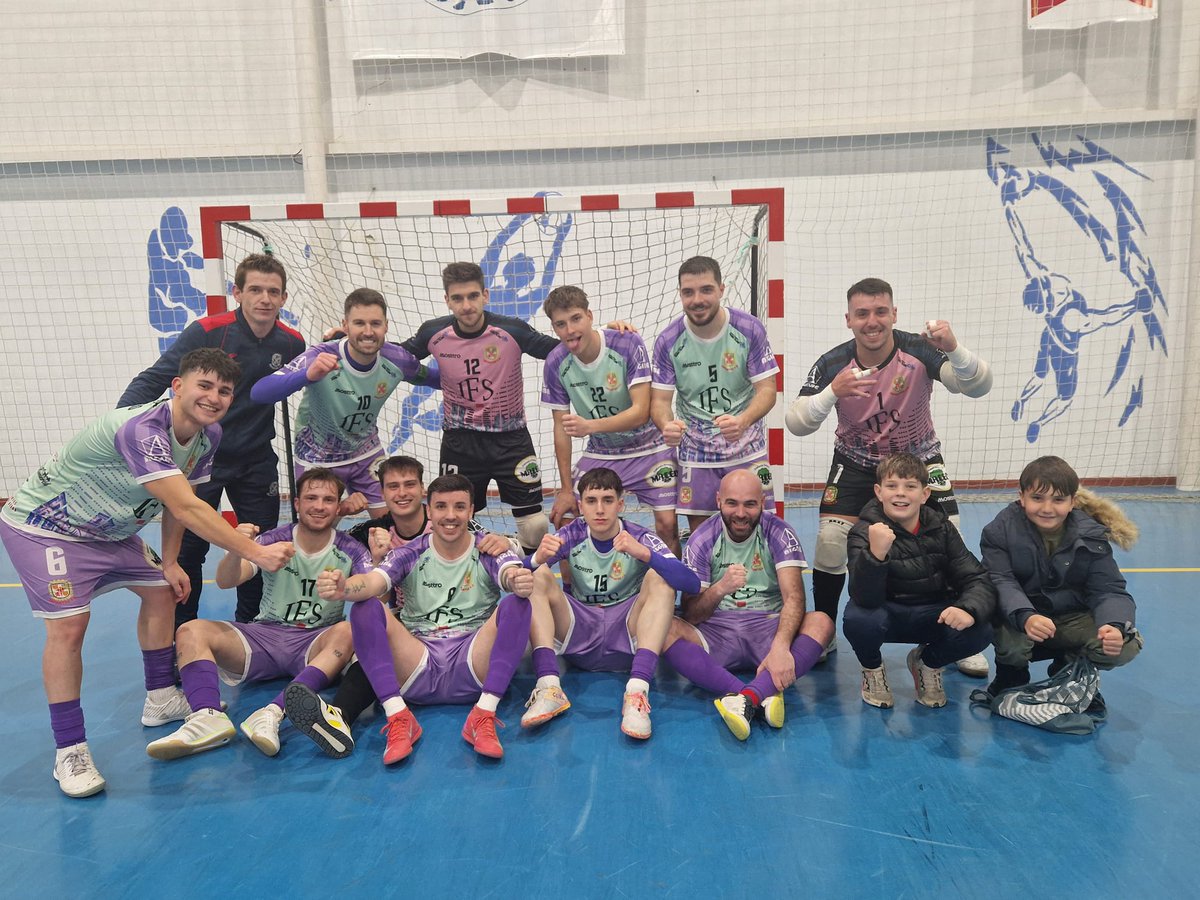 InfantesFS's tweet image. TERCERA DIVISIÓN RFEF 25-26 RESULTADO (J18)

 @fsmenasalbas 2-3 @InfantesFS 

Victoria muy merecida en un encuentro en donde nos pusimos 0-1 al descanso, poniéndonos 0-3 a falta de 3', donde los rivales nos apretaron con portero jugador, con una defensa pletórica.