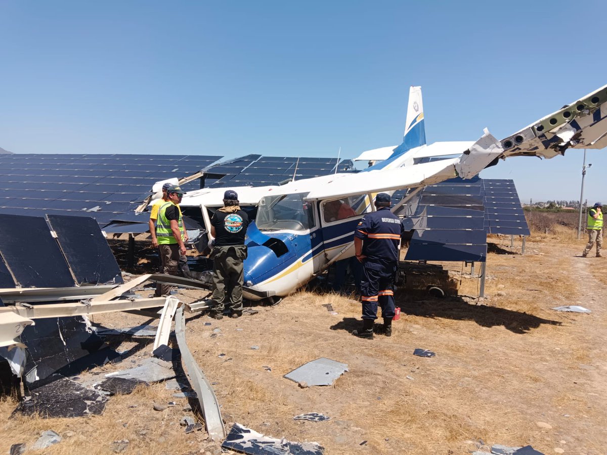 INF0SCHILE's tweet image. ⚠️#Quillota Accidente Aéreo Dejó 3 Lesionados, en Aeródromo de Boco Durante Festival Aéreo.