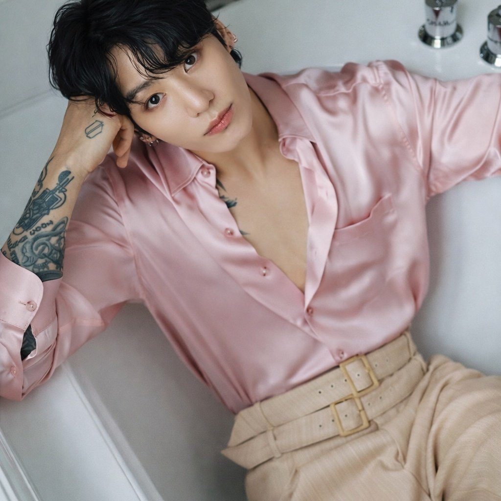 cerunika's tweet photo. 𝜗𝜚 ࣪˖ 🦢 𐙚  jungkook as adorably named philosophy shower gels — a long thread ♡ https://t.co/hhj9qY2zlI