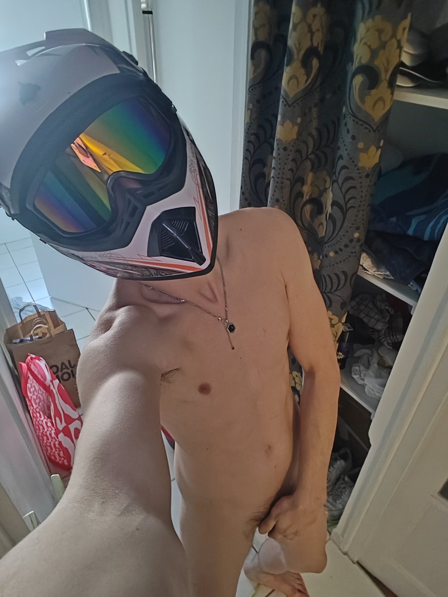 KinkAddict69_'s tweet photo. Je me kiffe comme ça ! https://t.co/qNZzuOAWuR