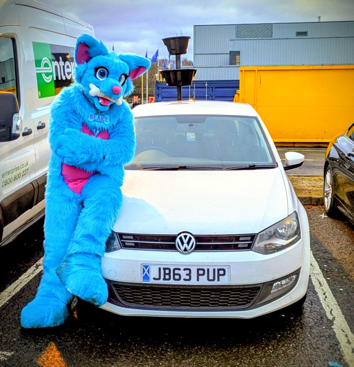 Day 1 of 2 at #scotiacon2026. A very good impression for my first ever convention.

Plenty of pictures were taken and had the opportunity of seeing the late Neutron's suit with <a href="/Pyrofusky/">🦊 Pyro Fusky 🦊</a>.

If you're out and about tomorrow, come boop me.

📷 <a href="/StarFireDurr/">StarDeer</a>

#furryfandom #fursuit