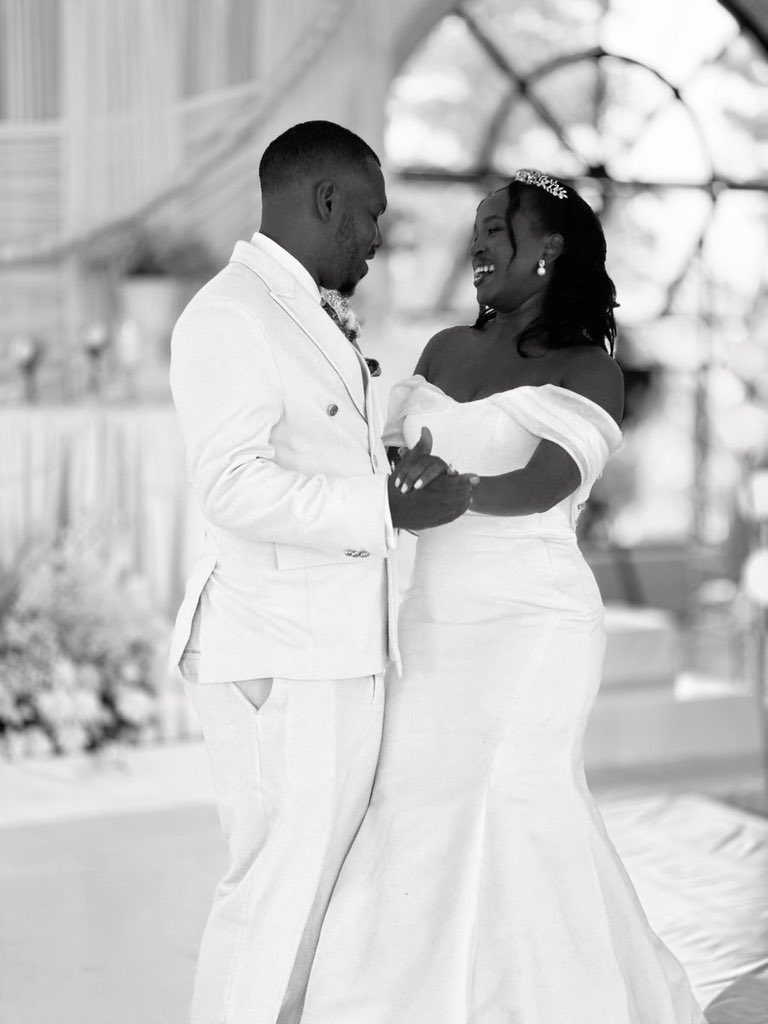 lynda_ddane's tweet photo. A beautiful day 🥰 for a beautiful love 🥹

Here’s  🥂 to hand in hand 💍 for life ❤️

#MassiveCongratulations my sweet @UweraLyndah &amp; @balaug02 💪🏽 

Photo by @LoneChildMJB 📸 https://t.co/bgU9hSUGPG
