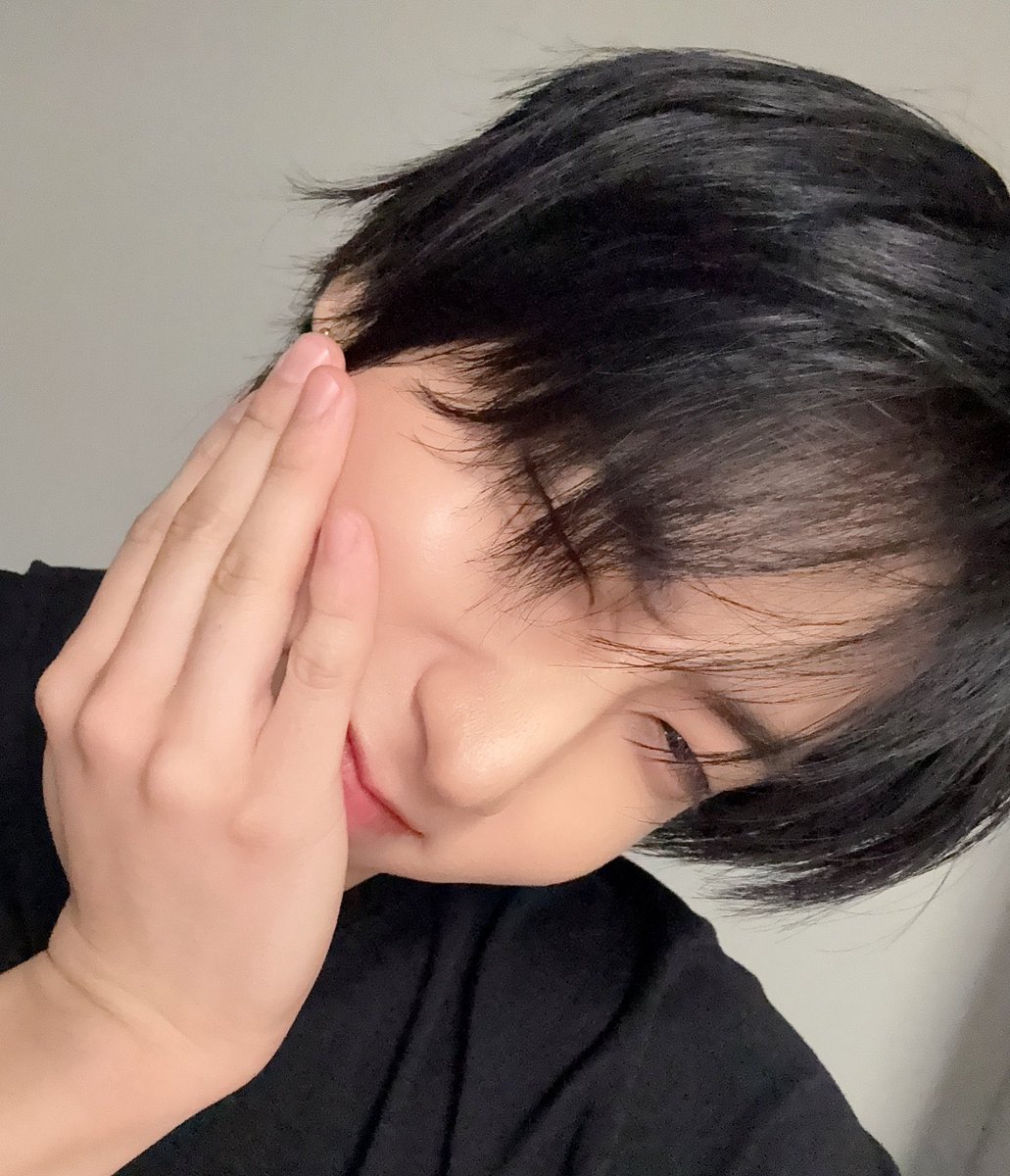 mimisstaar's tweet image. ٠ ─ BUSCANDO MUTIIISS ─ ٠

#kpoptwt #StrayKids #stantwt 

 ࣪𓏲ּ ֶָ   she𐩗ella ፧ 16yrs ፧ 🇲🇽  ׅ ࣪𓏲ּ ֶָ  
              cami  |  mimi

✮ prio: skz, cortis 

✮ bias: Hyunjin, Han, Felix y Juhoon ！

-cualquier fandom es bienvenido :3

♡ + ↻ = mutis x siempre