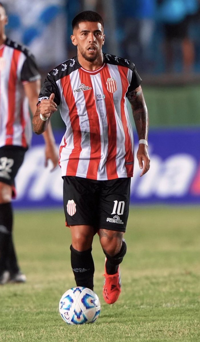 El 10, el capitán que habla dentro del campo y da vuelta un partido . Gran jugador Iván ⚽️⚽️ <a href="/tapiachiqui/">Chiqui Tapia</a> o no? <a href="/barracascentral/">Club Atlético Barracas Central</a>