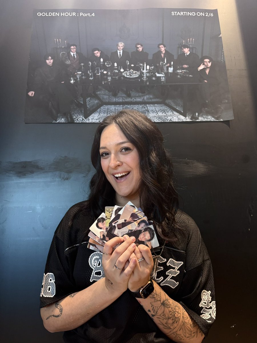 hello82 DALLAS tweet media