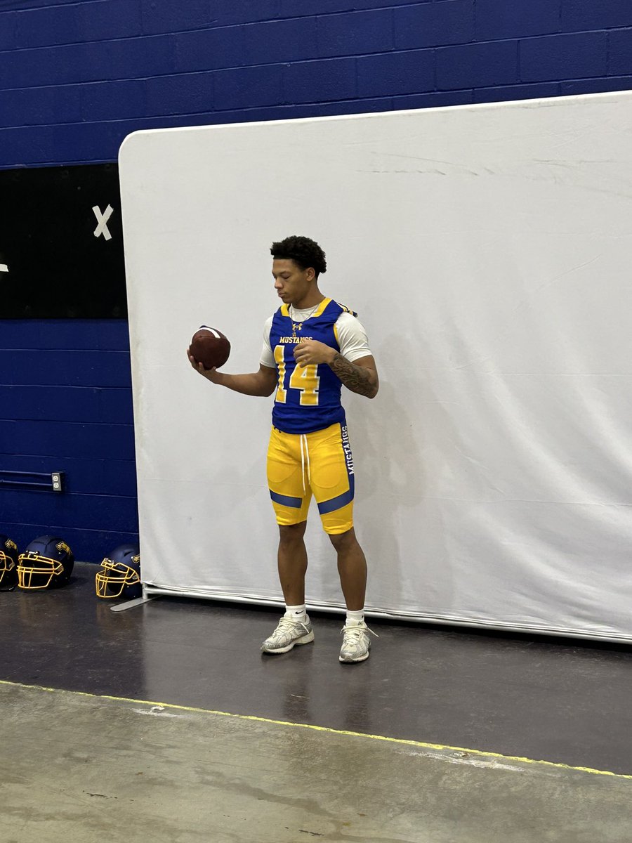 StormMccrea14's tweet photo. I had a great visit @mjcmustangs thank you @CoachLeeem @CoachK_20 for having me today. https://t.co/WUntJbj9pz