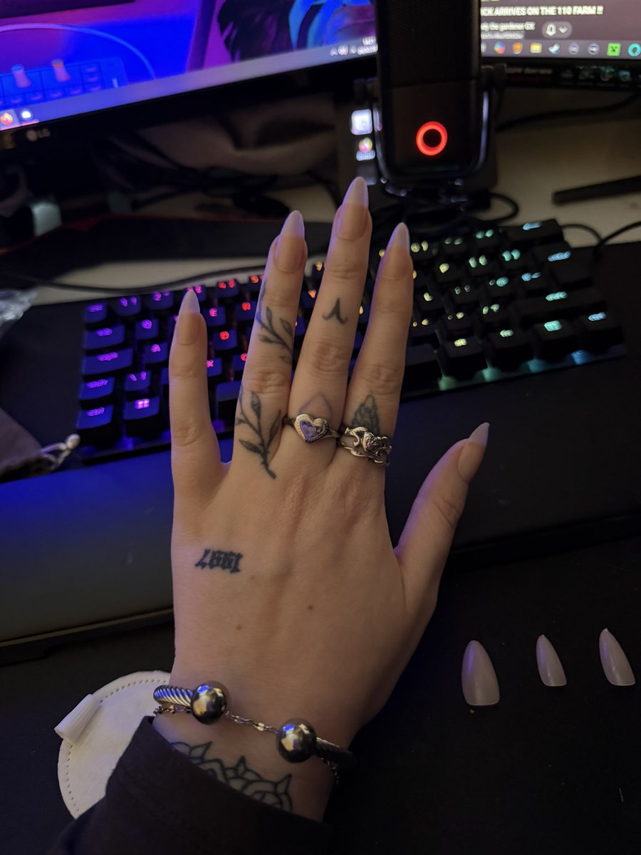 Teeleaf19🤫 tweet media