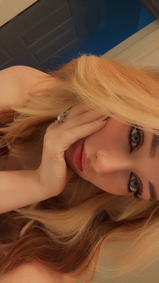 kelseaanne tweet media