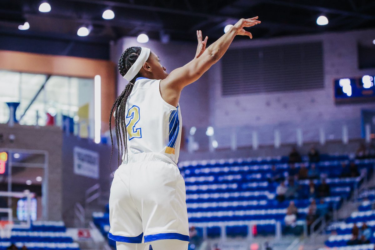 McNeeseWBB's tweet photo. Halftime scenes📸

#GeauxPokes | #WeRunThisRodeo https://t.co/GT6G8XEUFe