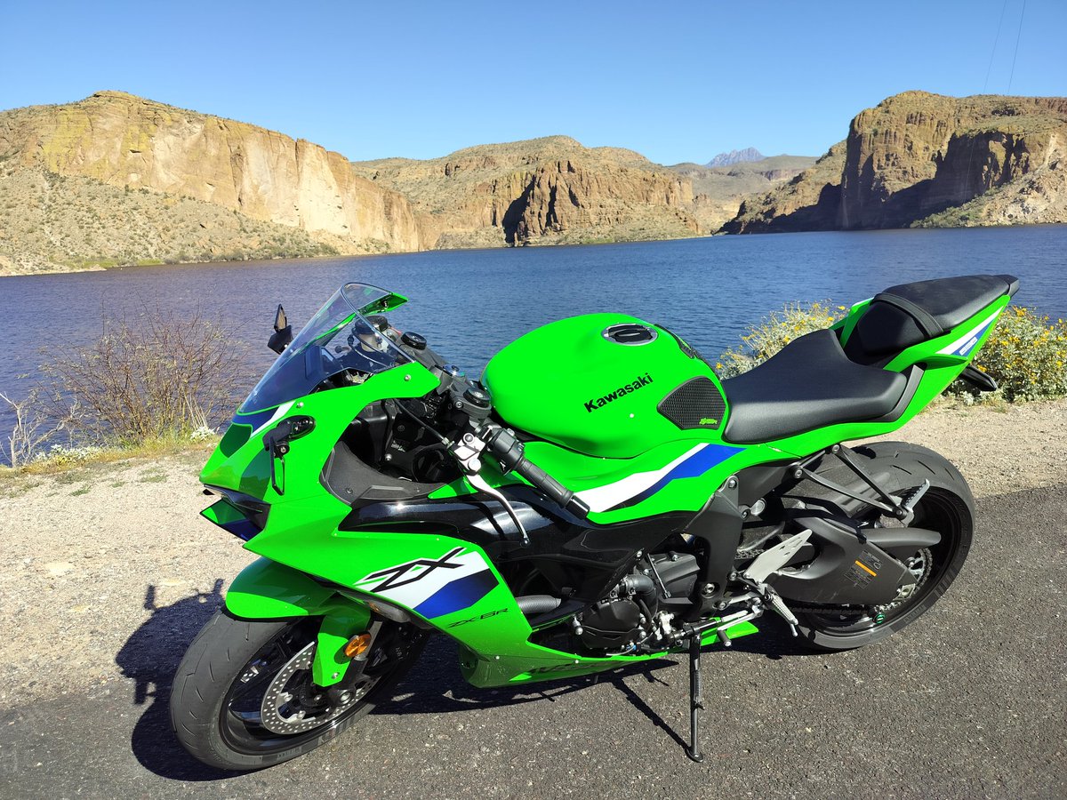 ちはニックの日2026 Ninja ZX-6R Fun mountain ride out to a lake.
