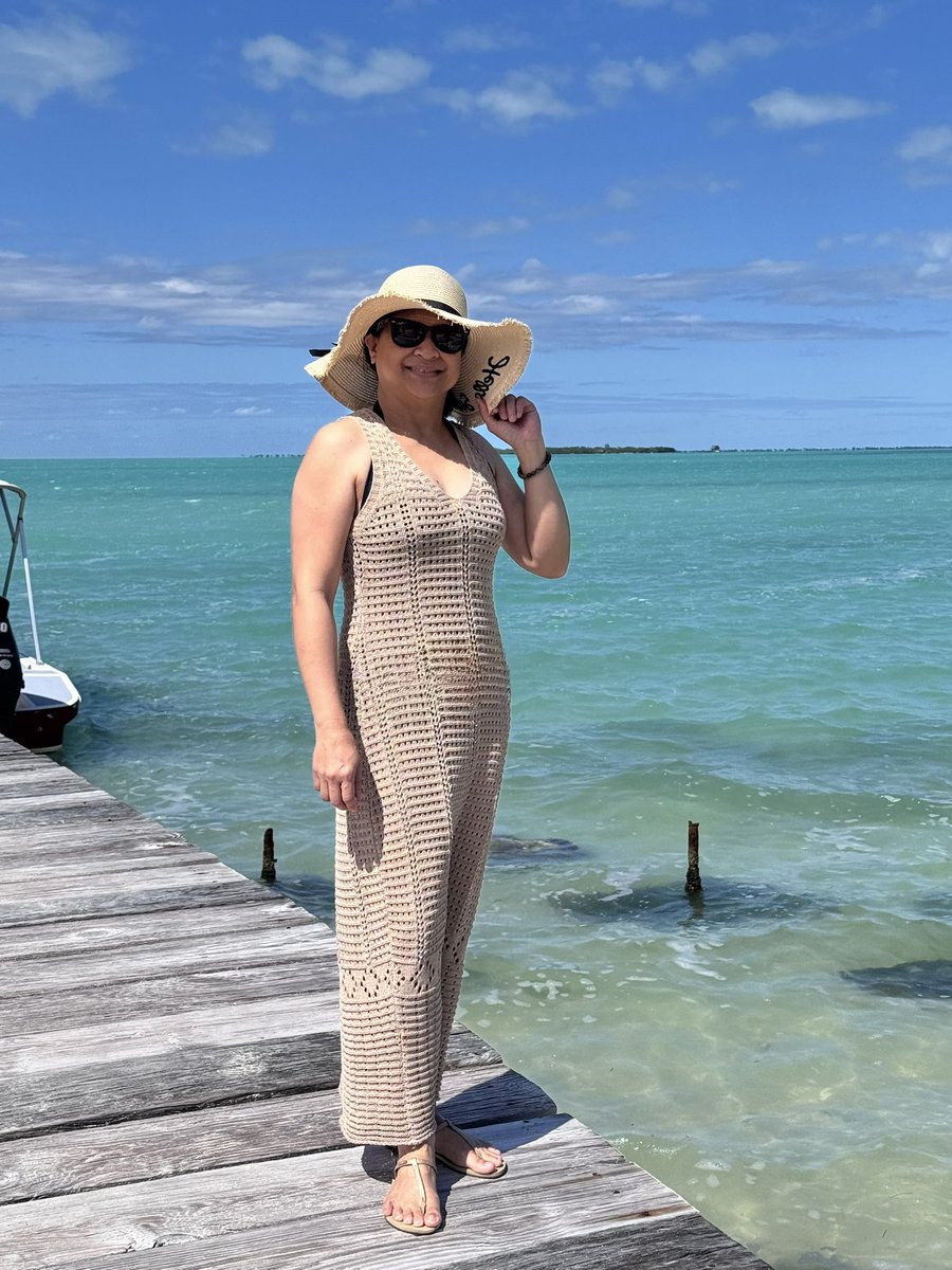 ledesma_lynn's tweet photo. Secret beach on the island of San Pedro, Belize 🇧🇿🇧🇿🇧🇿 https://t.co/wu2DcDDAam