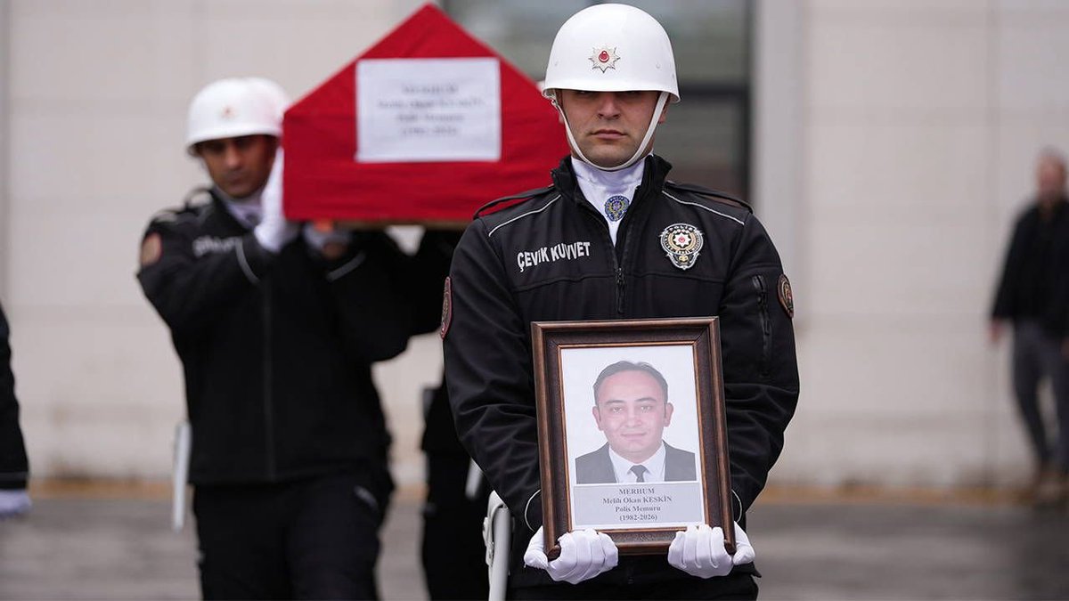 📍Polis Memuru Melih Okan Keskin. Ankara'da TÜVTÜRK çalışanları tarafından darp edilerek hayatını kaybetti!

— TÜVTÜRK KAPATILMALIDIR!