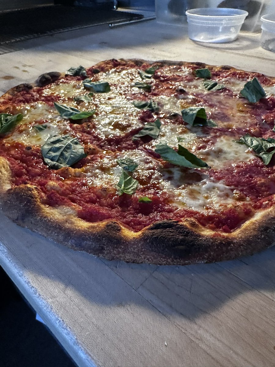 Casey's Pizza tweet media