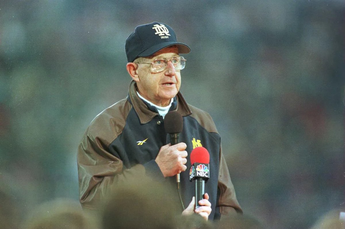 bruce_straughan's tweet image. “Don’t tell people about your problems. 90% of them don’t care and the other 10% are glad you have them.”
-Lou Holtz 

📸 Getty Images