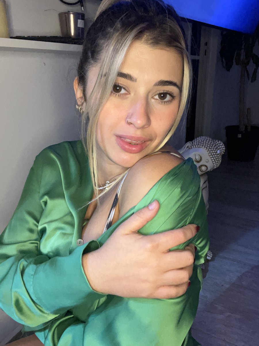 sarashimmerz's tweet photo. hii 💚 https://t.co/Gfh1DplXsq