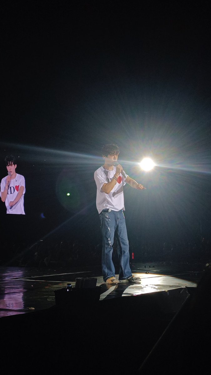 𝚛𝚎𝚎 tweet media