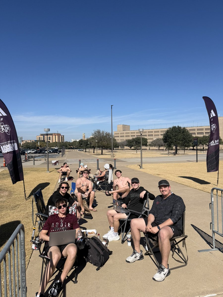 Doesn’t get much better than this👍

Sunny, 80° and <a href="/aggiembk/">Texas A&M Basketball</a> game-day 

#PackReed  ⚫️⚫️⚫️