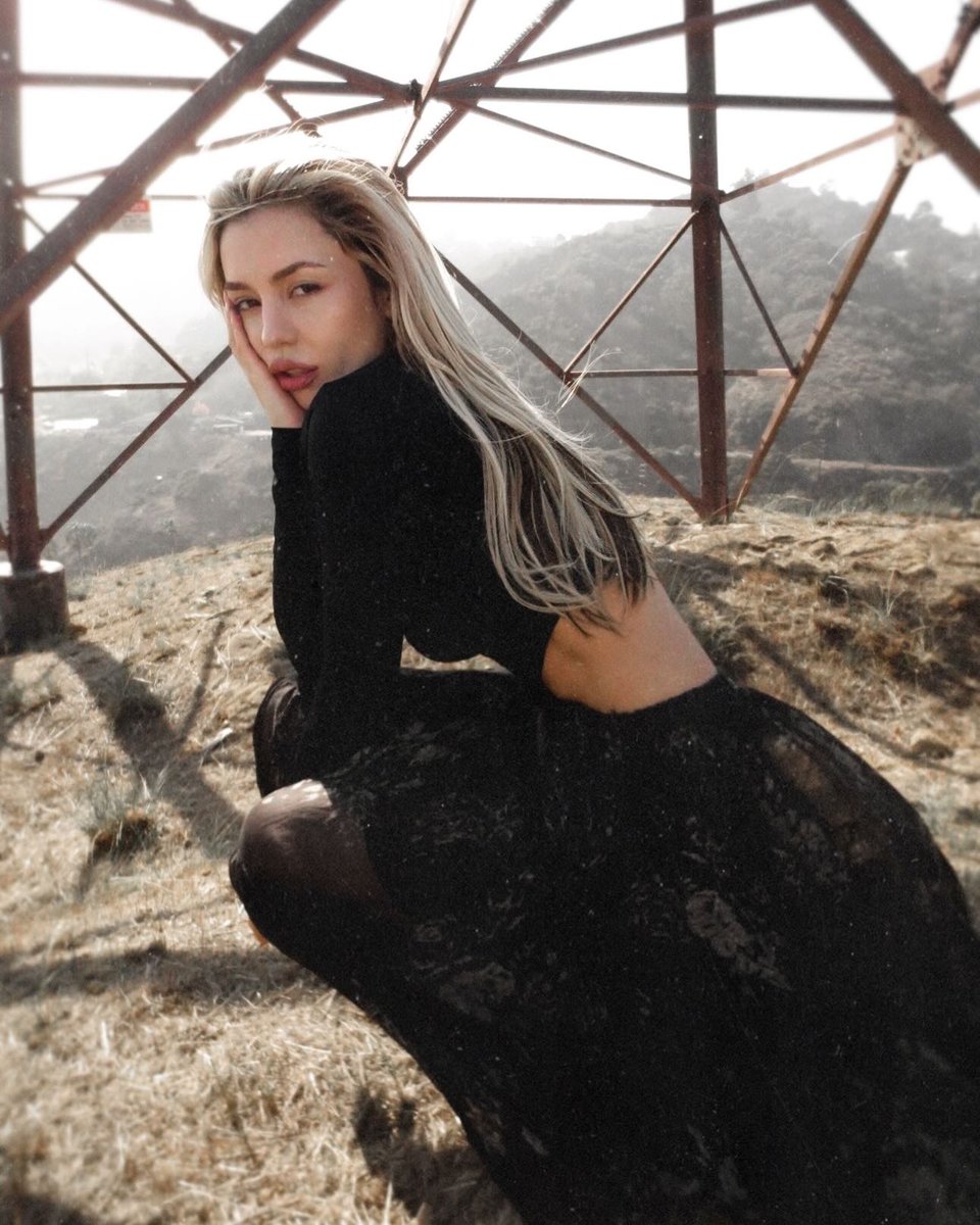 ONLY AVA MAX CONTENT 📁 tweet media