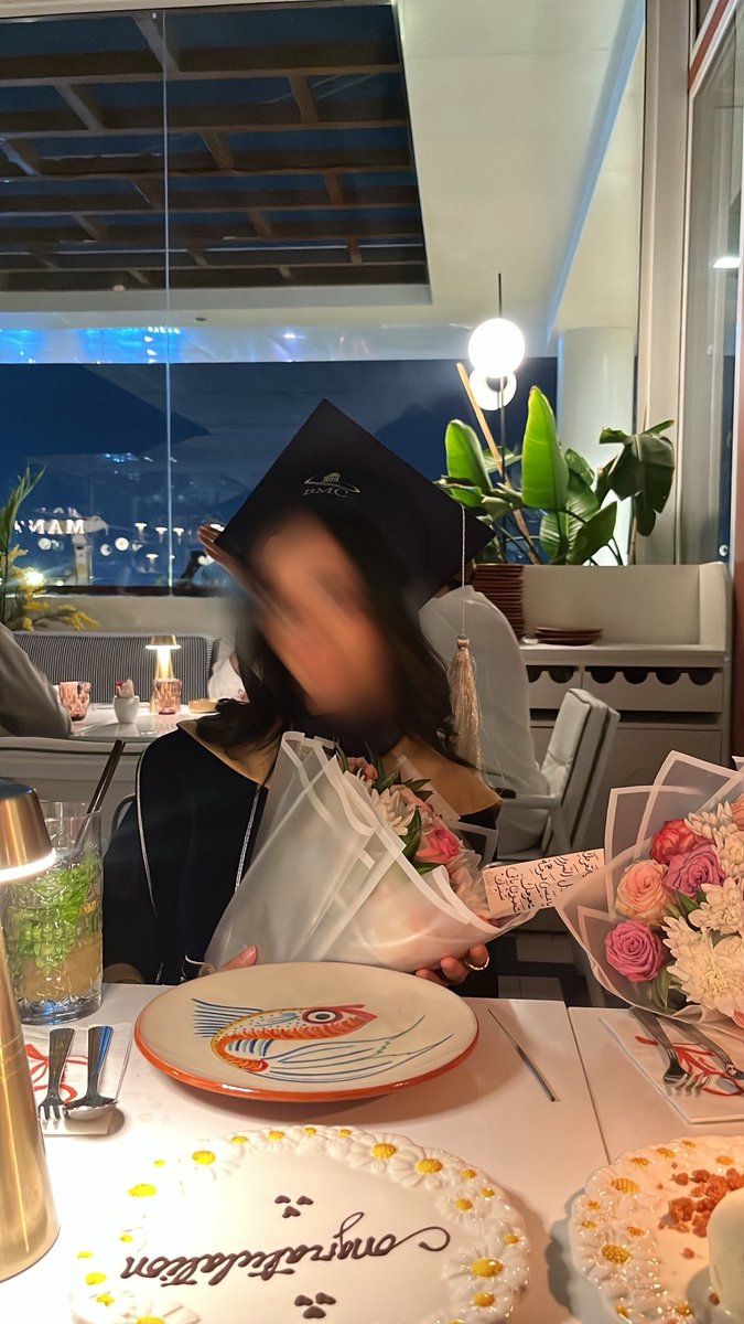 ItssLuullu's tweet photo. اللهم اجعل هذا التخرج بداية خير لي وبارك لي في مستقبلي وافتح لي ابواب العلم والعمل والنجاح🤍🤍🤍🤍 https://t.co/IqpOKDkA2s