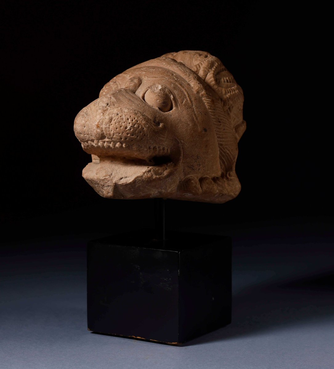 Lot 233 | Pre-Islamic Lion Head
Middle East, 10th–12th c.

Rare stone lion head linked to Zoroastrian or Assyrian culture. 

💶 Start: €2,000
⏰ 12 Feb · 3 PM (GMT+1)

👉
ow.ly/g8Tw50Y9Rry
.
.
.
#ancientart #preislamic #middleeastart #sculpture #artauction