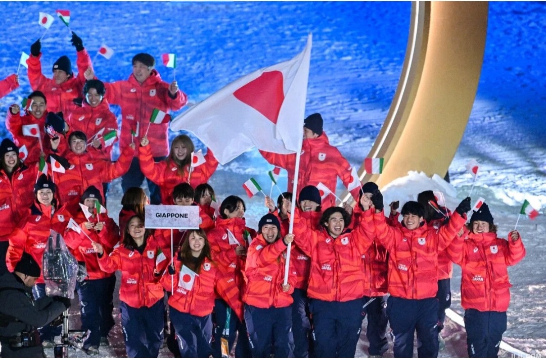 Milano Cortina 2026: il Giappone sfila con il Tricolore e racconta un’amicizia che va oltre lo sport corrierenerd.it/italia-giappon…