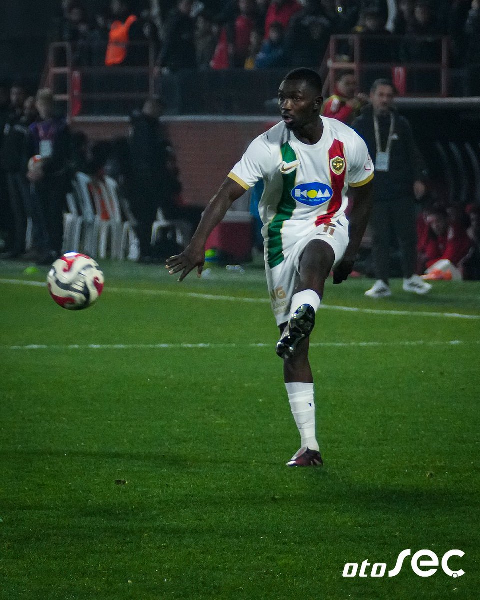 amedskofficial's tweet photo. Adama Traore!💚❤️

#MücadeleninTakımı
#TîmaTêkoşînê
#TaximêXoverdayîşî https://t.co/DJNIiVSmRw