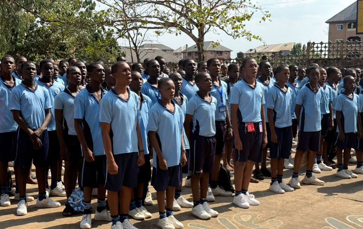 Interaction with Students of St. John Bosco Group of Schools, Obosi

Yesterday Friday 6th February, I had the pleasure of interacting with the students of St. John Bosco Group of Schools in Obosi, where I made a token donation of ₦5 million to support the school’s educational