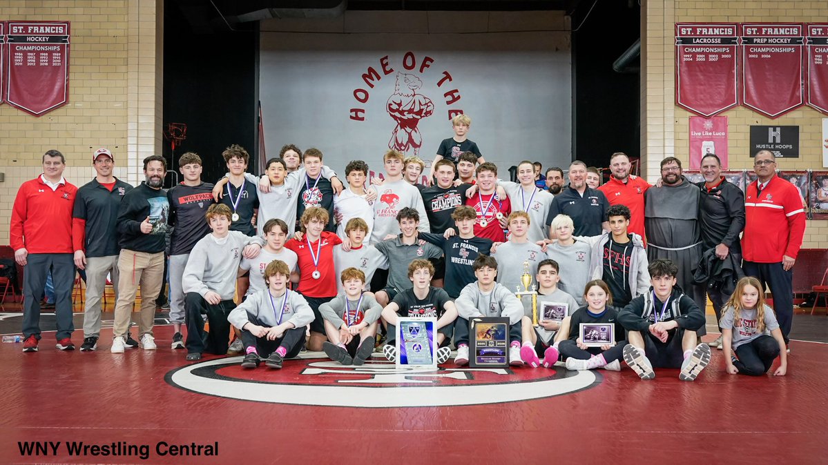 Matt_ORourke1's tweet image. 🏆 @SFHSwrestlingNY claims the team title and a clean sweep of the finals winning all 14 weights at the 60th Monsignor Martin All-Catholic Championships. 150-pound champion Max McCarthy is the tournament MOW 🏆 @SFHS_Athletics @wnywrestling @MikeMessore @RonDark13 @StephenSvhart