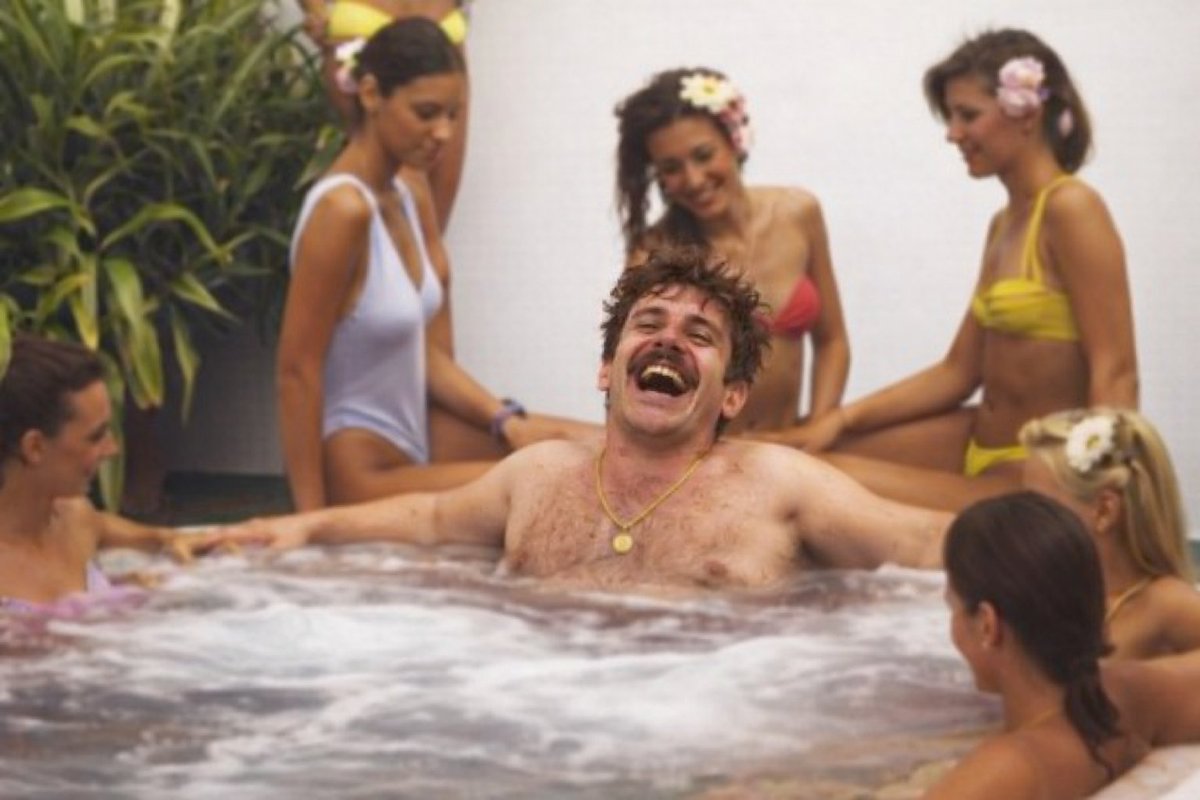 Un sangallista que felicita a otro sangallista. 

Sex_Galli está de cumpleaños, por eso:

Odio eterno al fútbol moderno. 

- El lunes de delantero, que es tu posición.