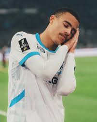 israel_ajoje's tweet image. Part 1: Types of Clauses in Football Contracts 

Liverpool bought Coutinho for €12 million Euros in 2013. They sold him to Barcelona 5 years later for a whooping €120 million Euros. The initial €12 million Euros Inter Milan got in 2013, was topped by an additional  €2.4…