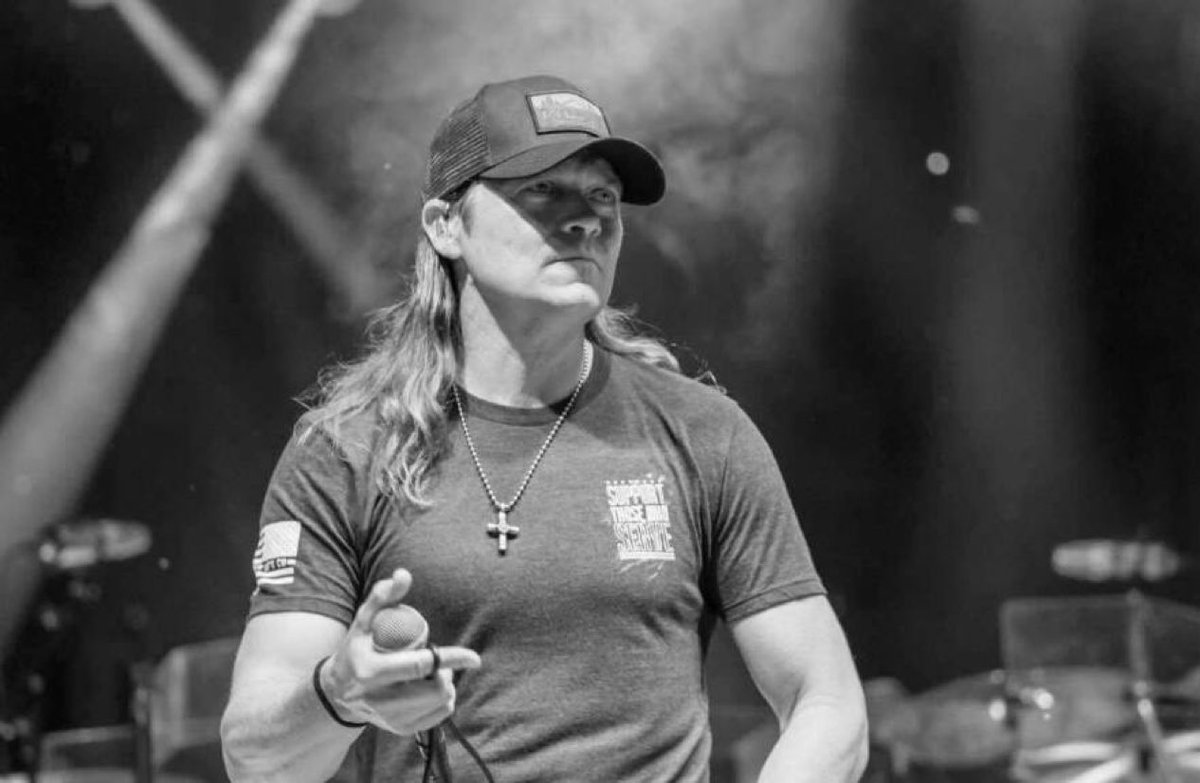 🇺🇸 | AHORA: Brad Arnold, cantante de la banda de rock 3 Doors Down, muere  a los 47 años.