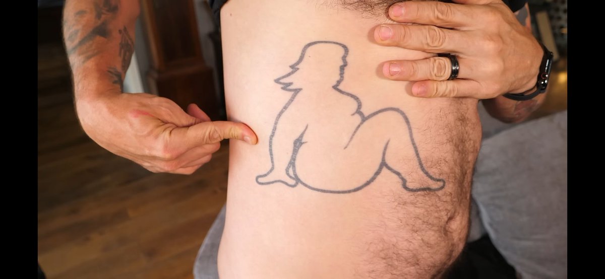 Vainillain619's tweet image. I don't know the lore behind this fat girl tattoo that Steve-O has, but it's pretty cool.