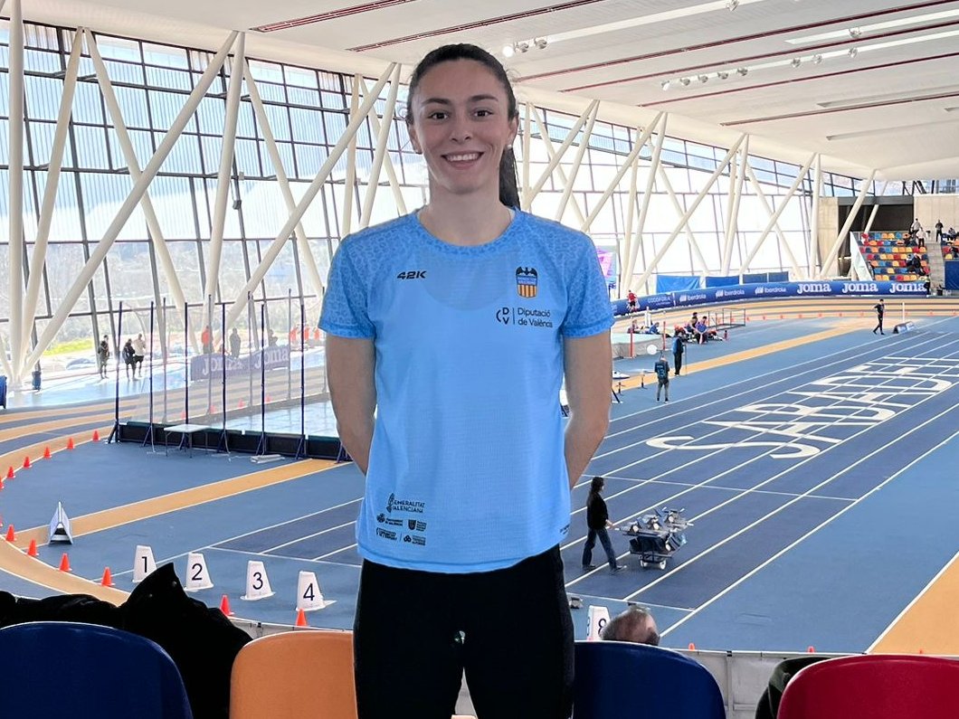 🏃‍♀️#atletismo La #BARREÑA #AnaPrieto del <a href="/ValenciaCAes/">Diputación ValenciaCA</a>, a la final de los 400m del #campeonatodeespaña #Sub23 #shorttarck en #sabadell. La #algecireña #martabernal <a href="/club_delsur/">Club Atletismo DELSUR</a>, 3ª en su semi, y 13ª del total <a href="/atletismoRFEA/">atletismoRFEA</a> <a href="/atletismoFAA/">Federación Andaluza de Atletismo</a> <a href="/cabahialgecira/">CA Bahía Algeciras</a> 

deportescg.es/2026/02/07/la-…