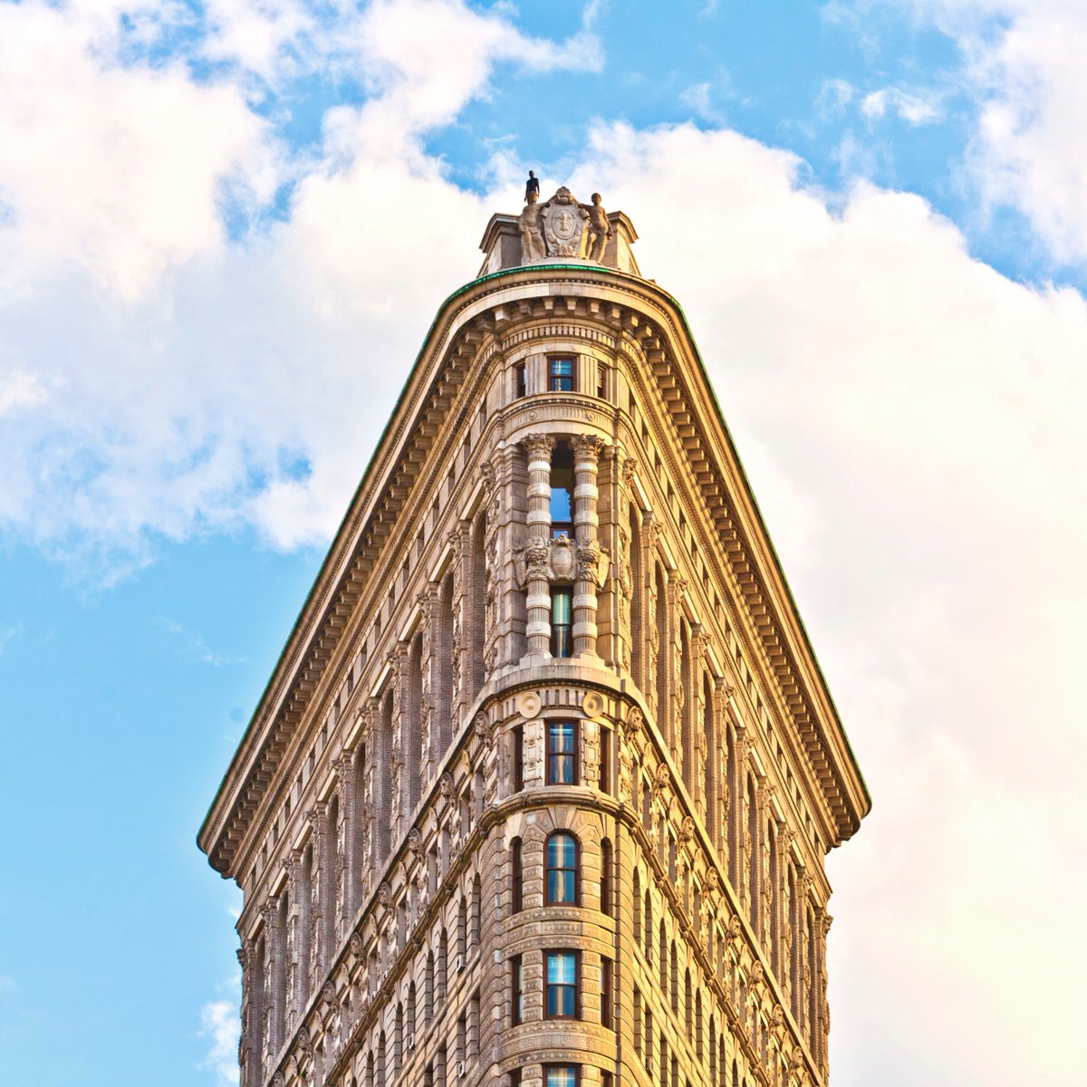 Gaze at the gorgeous Flatiron building (pre-scaffolding) 🏙️