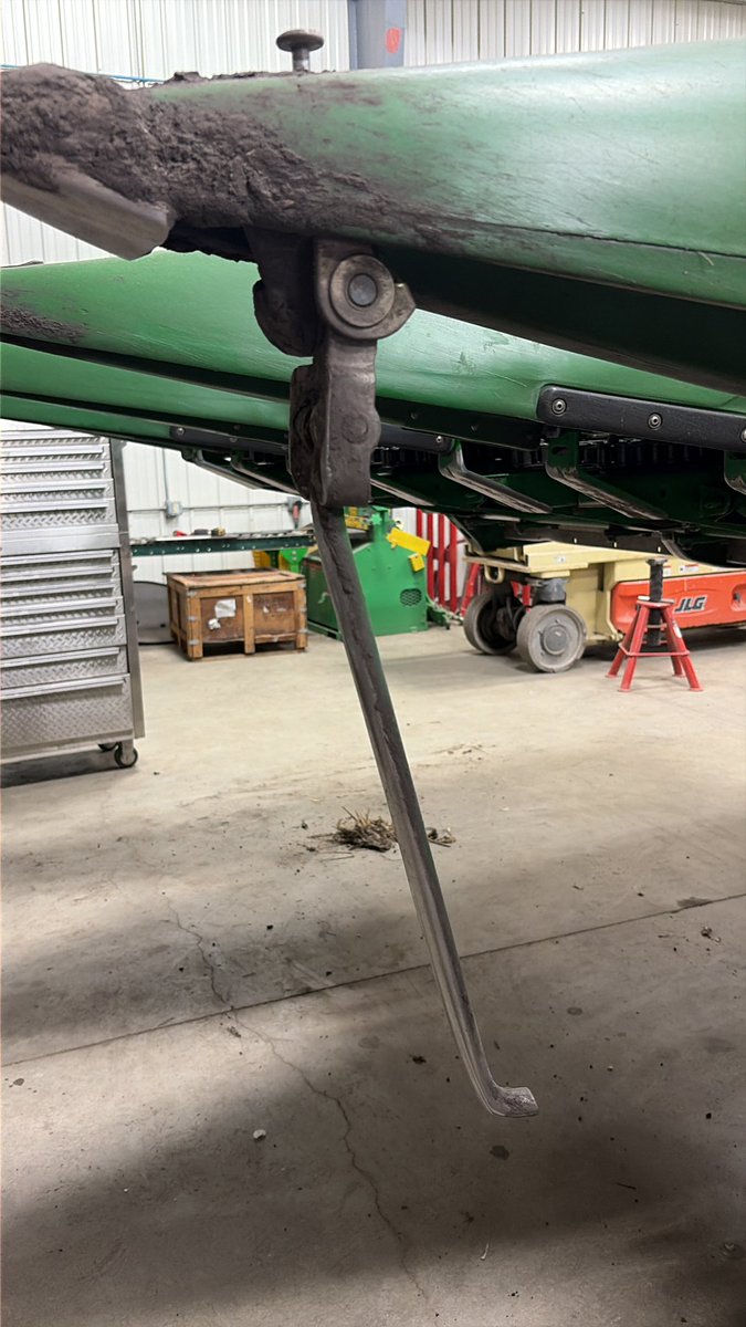 ndrockfarmer's tweet image. Does anyone know of any aftermarket solutions for this stupid design?? #agtwitter