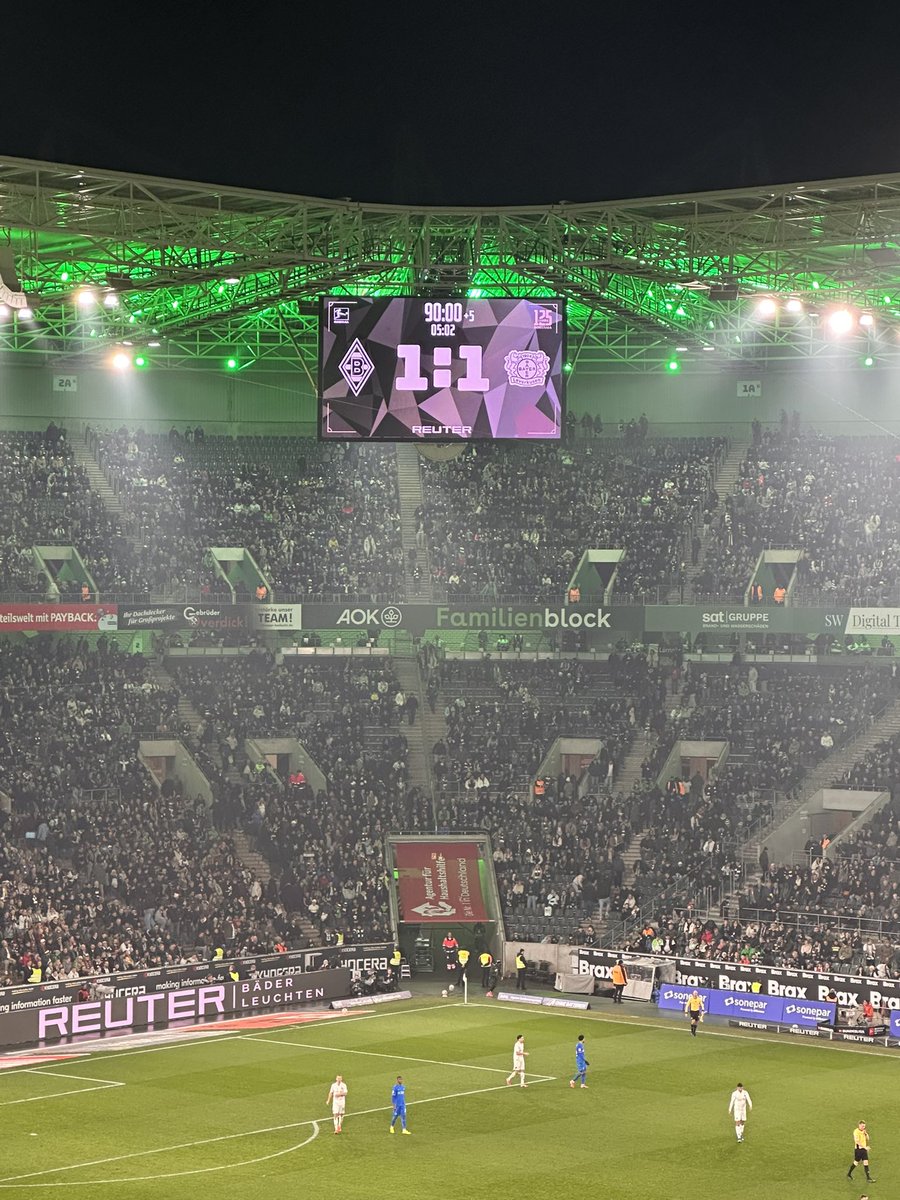 patbeekmans's tweet photo. Borussia Mönchengladbach-Bayer Leverkusen #BORLEV https://t.co/dCdI9NhKkw