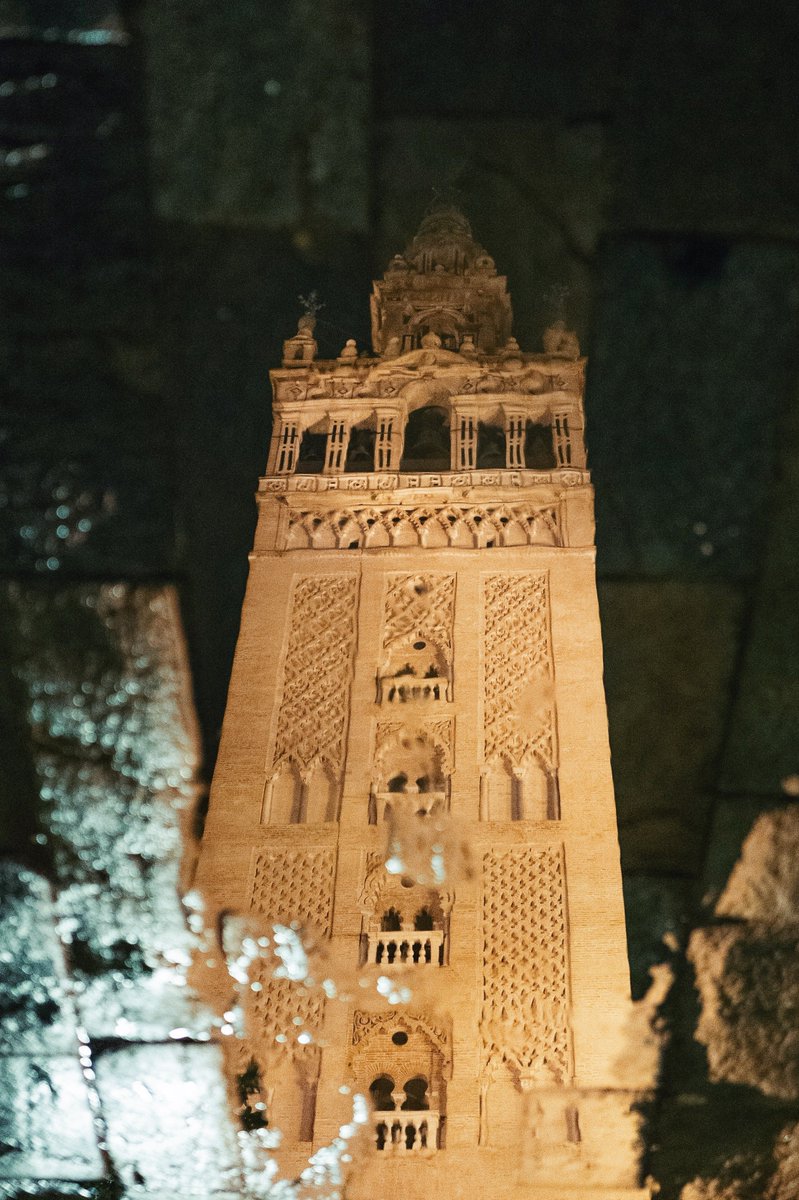 fransantiph's tweet photo. Qué belleza la de Sevilla. https://t.co/jkXF97RBKd