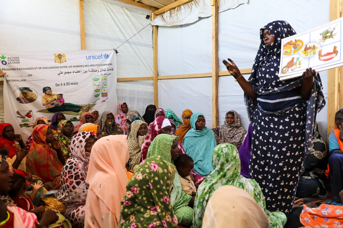 UNICEFChad's tweet image. In eastern Chad🇹🇩, women-led GASPA groups bring communities together to talk about nutrition, breastfeeding, hygiene, vaccination, education &amp;amp; share practical experiences that help families stay healthier &amp;amp; prevent #child #malnutrition.

@UNICEFgermany @unicef_es @SwissDevCoop
