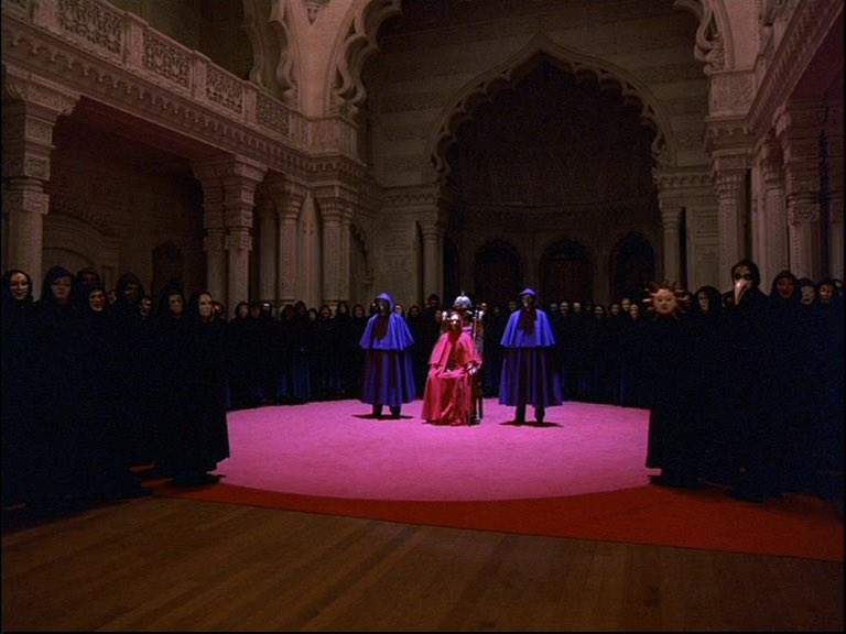 pusholder's tweet photo. Epstein dosyalarının ortaya çıkmasının ardından Stanley Kubrick'in 'Eyes Wide Shut' filmi, Türkiye'de en çok izlenen filmler arasına girdi. https://t.co/tRLLJMnJDy